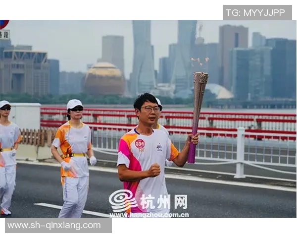 姚明亲自献花致敬英雄精神传递温暖与希望